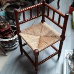 antiek driehoekstoeltje / breistoeltje met biezen zitting, Antiek en Kunst, Antiek | Meubels | Stoelen en Banken, Ophalen