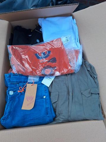 Grote restpartij nieuwe kinderkleding 200 stuks beschikbaar voor biedingen