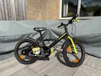 Fiets 16 inch 4-6 jaar BTWIN 500 Dark Hero, Zijwieltjes, 16 tot 20 inch, Ophalen of Verzenden, Zo goed als nieuw