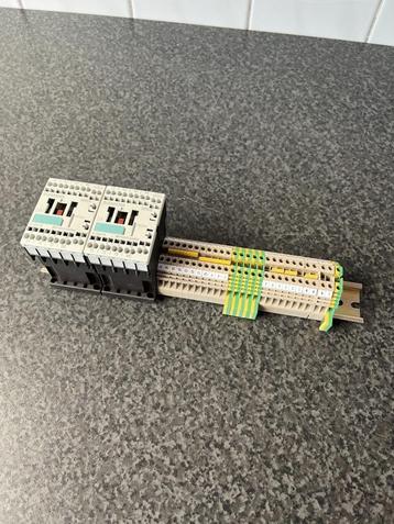 Siemens Sirius relais + 27 rijgklemmen op Din rail . beschikbaar voor biedingen
