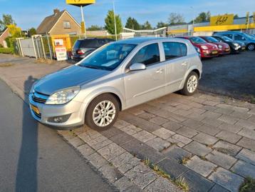 Opel Astra 1.6 16V 5D 85KW 2009 Grijs beschikbaar voor biedingen