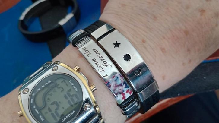 Armband van Siliconen met RVS Accenten (17/20cm), Sieraden, Tassen en Uiterlijk, Armbanden, Nieuw, Kunststof of Plastic, Zwart