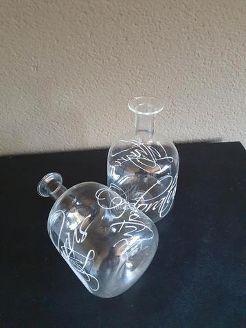 RM 2 kleine vaasjes  beschikbaar voor biedingen