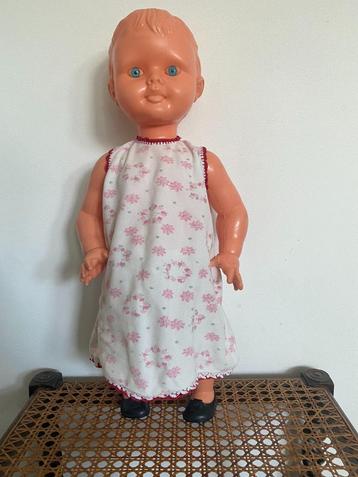 Vintage jaren 60 grote pop babypop beschikbaar voor biedingen