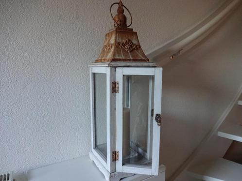 Lantaarn van hout(l.grijs), bovenop metaal roest, i.z.g.st., Antiek en Kunst, Curiosa en Brocante, Ophalen