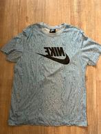 Nike shirt maat M hele gave print, Kleding | Dames, T-shirts, Nike, Blauw, Maat 38/40 (M), Ophalen of Verzenden