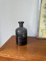 Nieuwe Vaas / Sierfles Dordogne van Mrs Bloom grijs, Huis en Inrichting, Woonaccessoires | Vazen, Overige kleuren, Ophalen of Verzenden