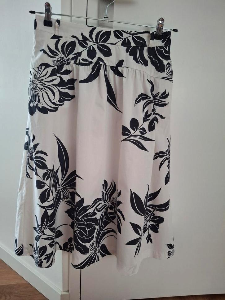Esprit rok maat 36 - Gebroken wit met bloemen, Kleding | Dames, Rokken, Ophalen of Verzenden