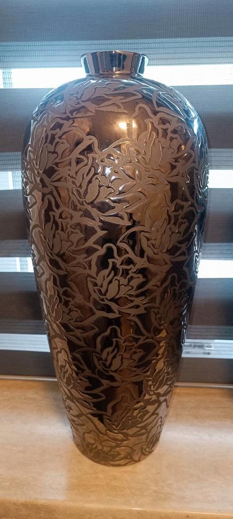 2 Elegante zilverkleurige vaas met bloemmotief, Huis en Inrichting, Woonaccessoires | Vazen, Zo goed als nieuw, Overige kleuren