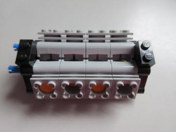 nr. 7556, Technic 8 cylinder motorblok Verzenden is mogelijk beschikbaar voor biedingen