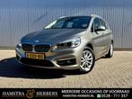 BMW 2-serie Active Tourer 218i High Executive grijs, Auto's, BMW, Voorwielaandrijving, 65 €/maand, 136 pk, Gebruikt