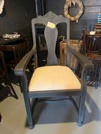 Robuuste landelijke stoelen, Ophalen, Twee, Zo goed als nieuw, Grijs