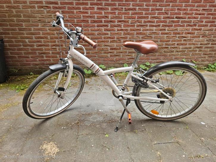 Btwin kinderfiets, 24 inch, wit, Fietsen en Brommers, Fietsen | Meisjes, Gebruikt, 24 inch, Handrem, Versnellingen, Ophalen
