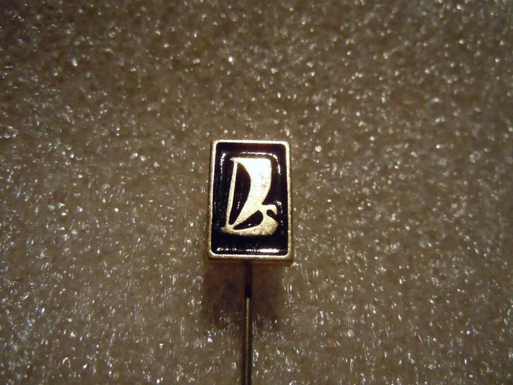 Mooie speld van het Lada logo, Verzamelen, Speldjes, Pins en Buttons, Zo goed als nieuw, Speldje of Pin, Merk, Ophalen of Verzenden
