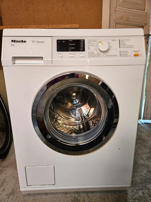 Miele wasmachine WDA111, Witgoed en Apparatuur, Wasmachines, Gebruikt, Voorlader, 6 tot 8 kg, 1200 tot 1600 toeren, Ophalen