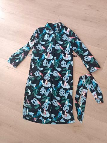 Monki jurk met papegaaien en bladeren maat XS beschikbaar voor biedingen