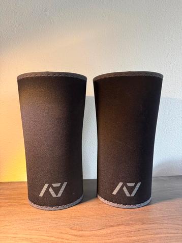 A7 Rigor Mortis knee sleeves, maat XL beschikbaar voor biedingen