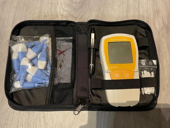 Accutrend Plus – Multifunctionele Bloedwaardenmeter, Diversen, Verpleegmiddelen, Zo goed als nieuw, Ophalen of Verzenden