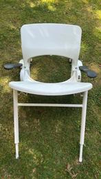 Douchestoel voor aan de muur Handicare Linido, Diversen, Verpleegmiddelen, Ophalen of Verzenden, Zo goed als nieuw