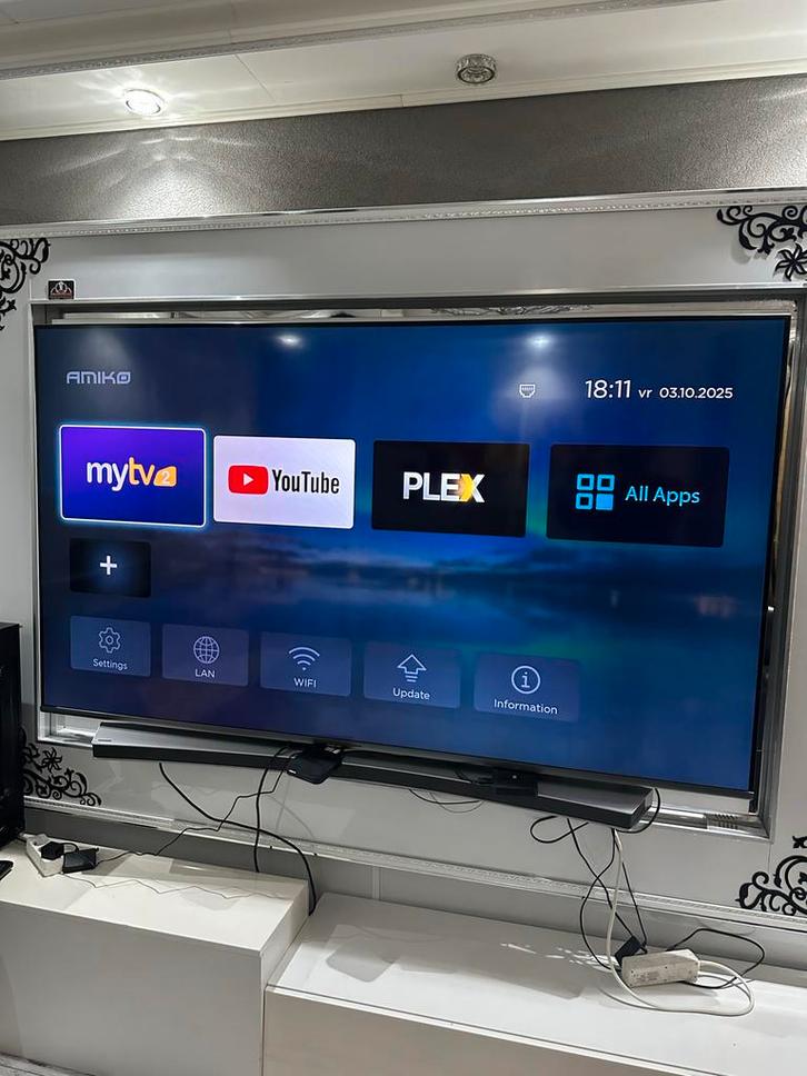 Samsung 82 inch 4K UHD Smart TV, Audio, Tv en Foto, Televisies, Gebruikt, LED, 100 cm of meer, 4k (UHD), Samsung, 100 Hz, Smart TV