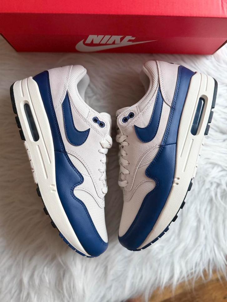 Nike Air Max 1 paars wit white purple EU 43 airmax one 90, Kleding | Heren, Schoenen, Nieuw, Sneakers of Gympen, Overige kleuren