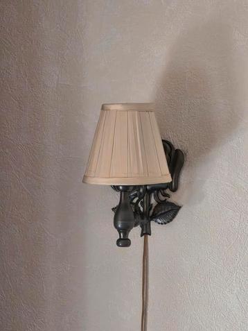 Vintage Wandlamp met Rozenmotief beschikbaar voor biedingen