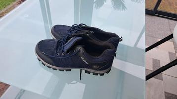 Werkschoenen of wandelschoenen CAIDAI, in zeer goede staat!! beschikbaar voor biedingen