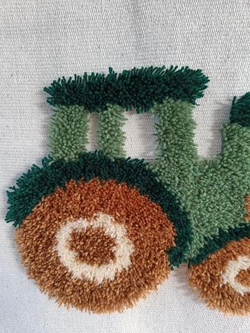 Wandkleed met Tractor trekker  beschikbaar voor biedingen