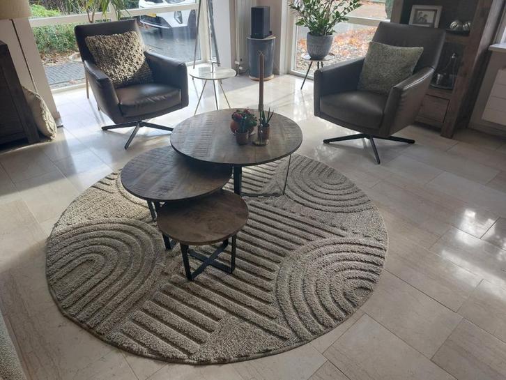 Een modern 200cm rond vloerkleed in de kleur beige, Huis en Inrichting, Stoffering | Tapijten en Kleden, Gebruikt, 200 cm of meer