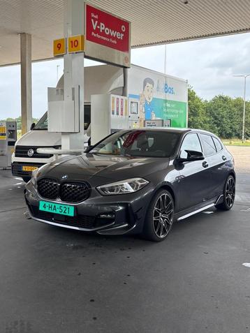 BMW 1-serie 118i High Executive M Sport / Carplay / HUD / Al beschikbaar voor biedingen