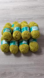 Bolletjes wol Groen (Nieuw)  12 voor 10,-, Ophalen of Verzenden, Nieuw, Breien of Haken, Wol of Garen