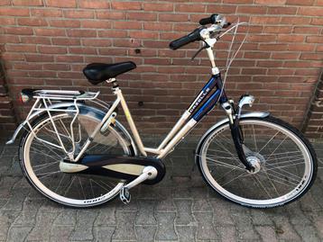 Te koop leuke Gazelle Chamonix damesfiets 53cm 8v beschikbaar voor biedingen