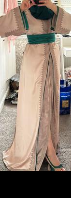 Prachtige taupe kleurige takshita met groentinten, Kleding | Dames, Gelegenheidskleding, Maat 38/40 (M), Overige typen, Ophalen of Verzenden