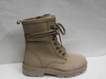 Beige veterlaarsjes Marco Tozzi maat 37 beschikbaar voor biedingen