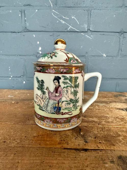 Handbeschilderde Chinese porseleinen beker met deksel, Antiek en Kunst, Antiek | Porselein, Ophalen of Verzenden