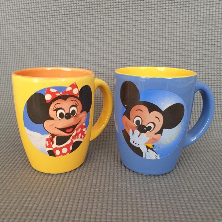 Disney Mickey & Minnie Mouse Coffee Mugs 4" ceramic, Verzamelen, Disney, Zo goed als nieuw, Servies, Mickey Mouse, Ophalen of Verzenden