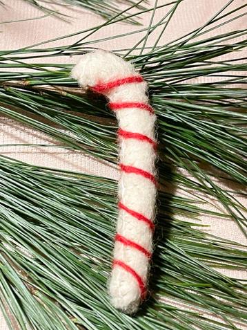 Vilten Broche - Handgemaakt beschikbaar voor biedingen