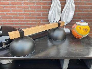 Industriële Bureaulamp met Houten Balk beschikbaar voor biedingen