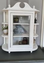 Leuk, brocante wit geverfd vitrinekastje, Huis en Inrichting, Kasten | Vitrinekasten, Ophalen, 25 tot 50 cm, 50 tot 100 cm, Minder dan 100 cm