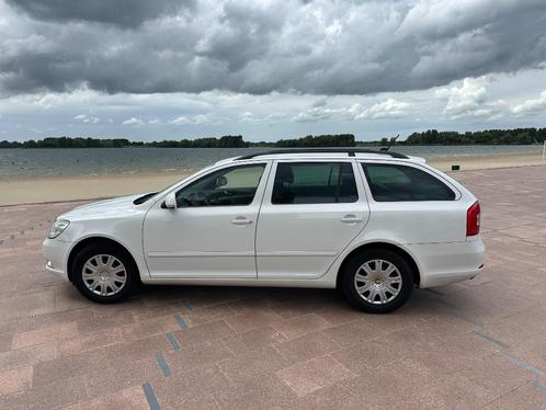 Skoda Octavia 1.2 TSI Combi 2011 Wit .Betrouwbaar en zuinig, Auto's, Skoda, Particulier, Octavia, ABS, Airbags, Airconditioning