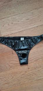 pu latex string maat L, XL en XXL, Geen merk, Verzenden, Zwart, String
