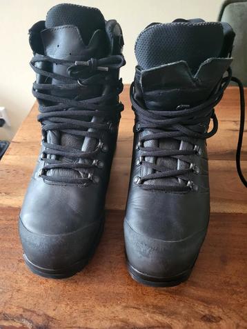 Werkschoenen/kisten met stalen neuzen beschikbaar voor biedingen