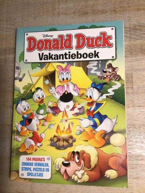 Donald Duck vakantieboek vol strips en spelletjes, Boeken, Stripboeken, Gelezen, Meerdere stripboeken, Ophalen of Verzenden