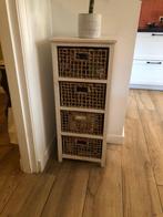 Ladekastje wit met rotan mandjes, Huis en Inrichting, Kasten | Ladekasten, Ophalen, Minder dan 50 cm, Gebruikt, 3 of 4 laden