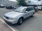Audi A4 Avant 2.4 V6 Advance! Nette auto! Airco! Trekhaak!, Stof, Metallic lak, A4, Handgeschakeld