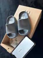 Yeezy slides maat 26, Adidas, Jongen of Meisje, Schoenen, Nieuw