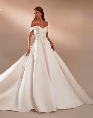 Nieuwe offshoulder trouwjurk €749 34 36 38 40 42 44 46 48 beschikbaar voor biedingen