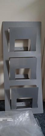 lectuur rek Spontan ikea, grijs gebruikt..student, kamers, Huis en Inrichting, Woonaccessoires | Krantenbakken en Lectuurbakken