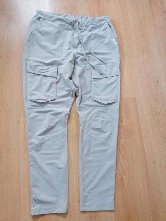 Travelstof broek. Penn en Ink. Kit kleur. Cargo. Maat 40, Kleding | Dames, Broeken en Pantalons, Zo goed als nieuw, Maat 38/40 (M)