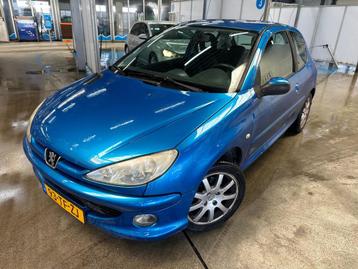 Peugeot 206 MET KOUD AIRCO & EVT NIEUW APK! beschikbaar voor biedingen
